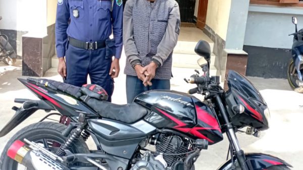 শেরপুরে মোটরসাইকেল চুরির এক দিন পরই উদ্ধার করলো পুলিশ