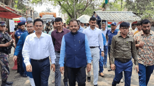 হিলি চেকপোস্ট ও বন্দর পরিদর্শন করলেন ভারতের সহকারী হাই কমিশনার