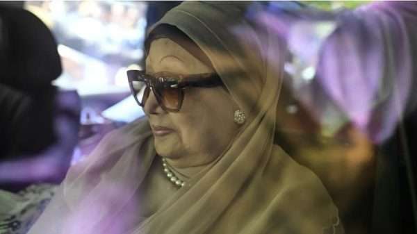 খালেদা জিয়ার প্রত্যাবর্তনে রাজনৈতিক উত্তাপ, সরকারের ওপর বাড়ছে চাপ