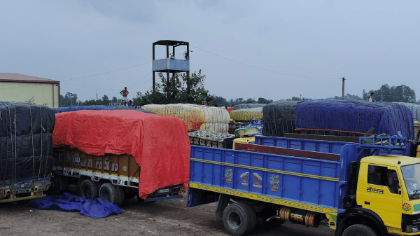হিলি বন্দর দিয়ে ৩৫ দিনে রেকর্ড ১ লাখ মেট্রিকটন চাল আমদানি