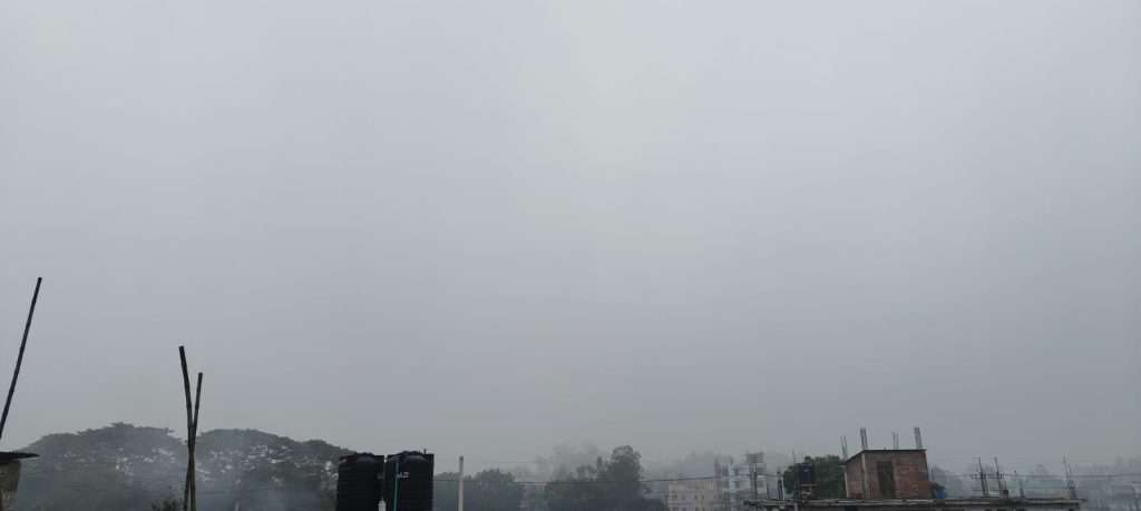 বগুড়ার মহাসড়কে কুয়াশা ও হিমেল হাওয়া, উত্তরবঙ্গে শীতের ইঙ্গিত 3 WhatsApp Image 2025 10 07 at 1.58.05 PM 2