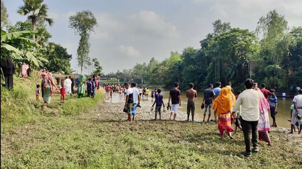 করতোয়ার বুকে পানির স্রোতে হারিয়ে গেল কিশোর হৃদয় 3 WhatsApp Image 2025 10 11 at 4.14.50 PM